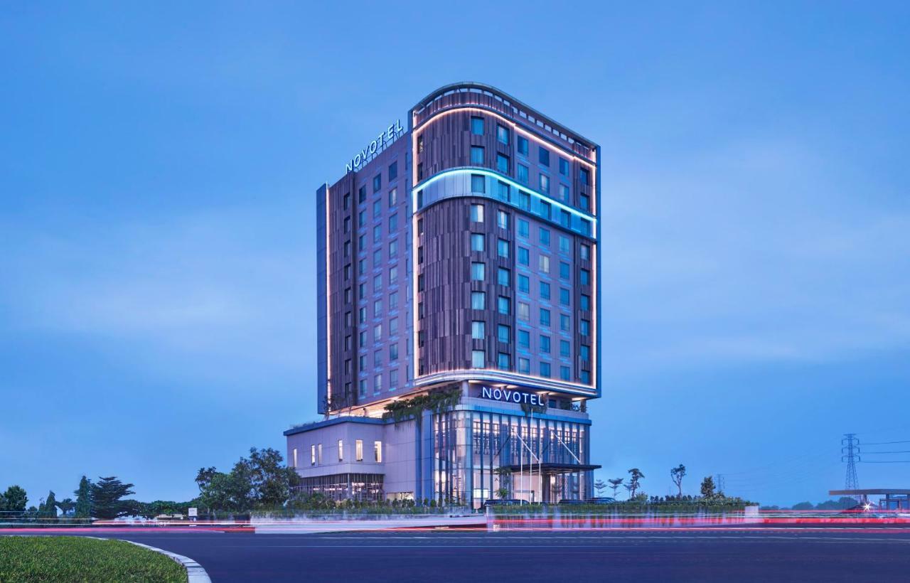 Novotel Karawang Exterior photo